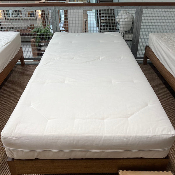 FLOOR STOCK King Single Deluxe (GC)